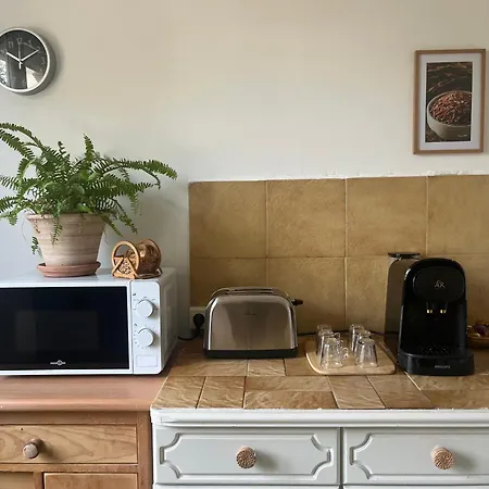 아파트 Rez De Avec Jardinet Proche De La *