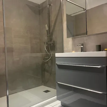 Apartamento Rez De Avec Jardinet Proche De La Hyères