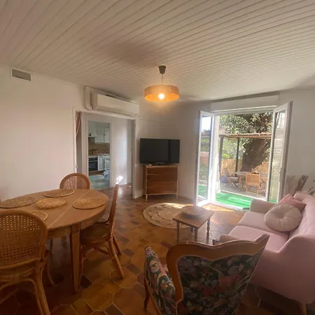 Rez De Avec Jardinet Proche De La Hyères